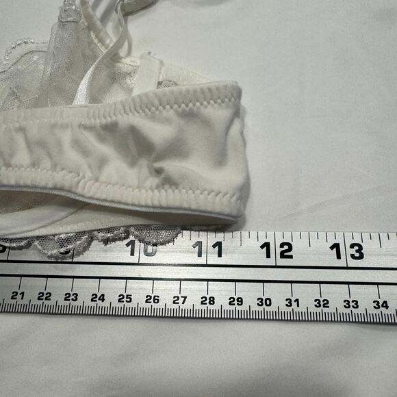 La Perla Scalloped Embroidered Mesh Lace Balconette Bra Size 32B White Underwire - Picture 8 of 12